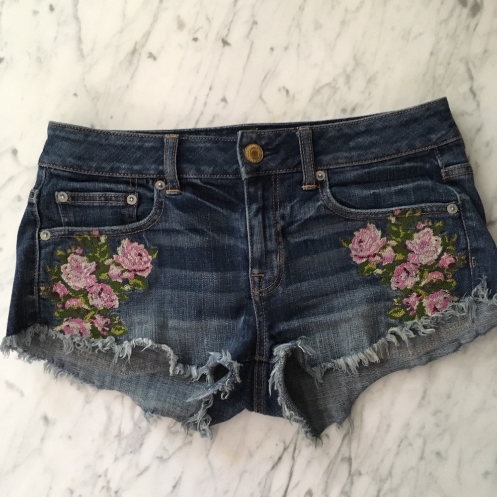AE Floral embroidered shorts